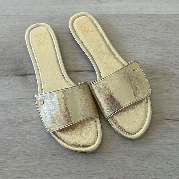 New York and Company Adelle Flat Sandal Gold 10 NWT IN BOX - Picture 7 of 10